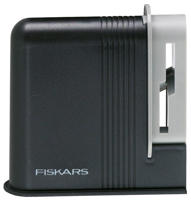 Точилка для ножниц Fiskars Functional Form, 10х10 см (1000812)