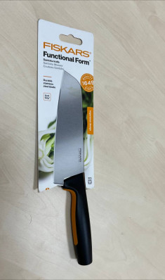 Нож Santoku Fiskars Functional Form 1057536_U (уценка)